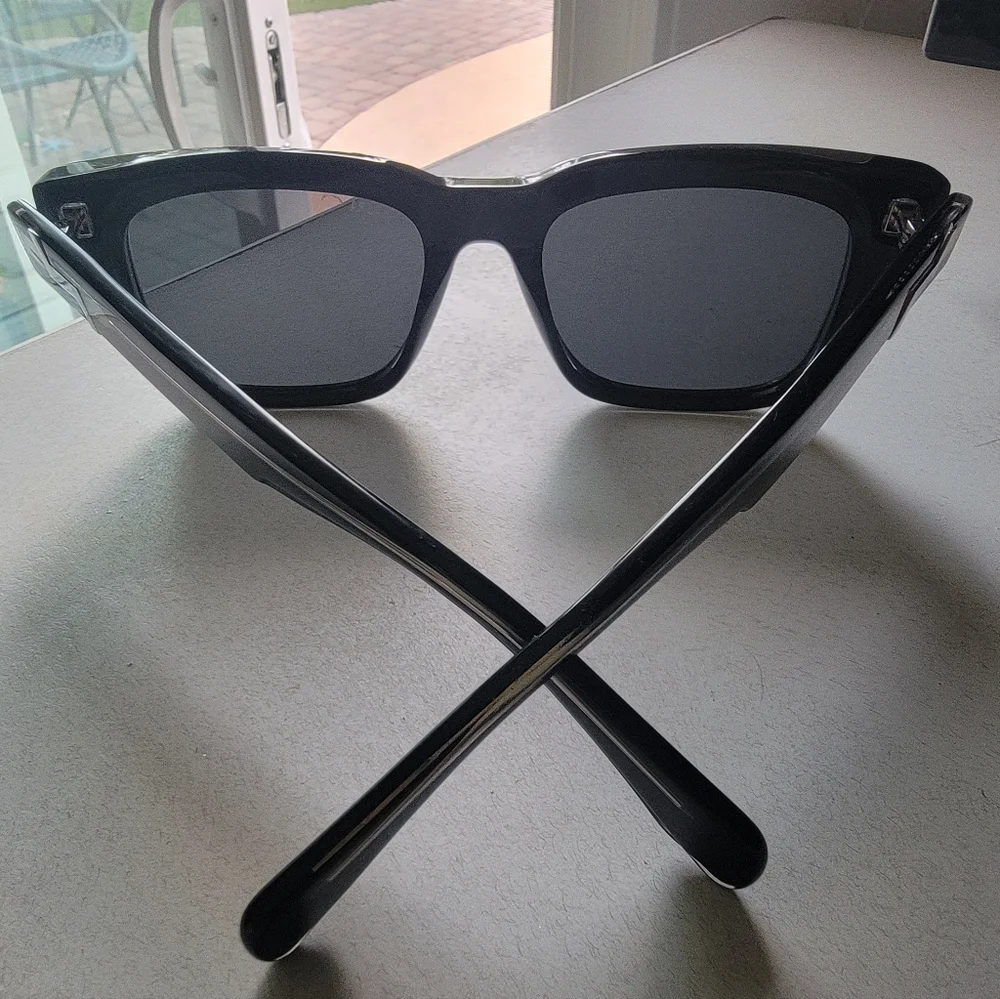 Kiaura Eichler Unisex Black Sunglasses